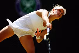 Tứ kết đơn nữ Wimbledon 2014: Sao trẻ đang lên gặp sự cố "lộ hàng" 