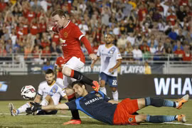 Đè bẹp LA Galaxy 7-0, Van Gaal có chiến thắng đầu tay cùng M.U