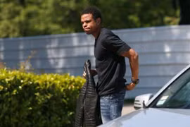 Hài hước: Tiền đạo đội tuyển Pháp bị Liverpool từ chối vào phút chót vì bị yếu tim