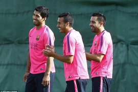 Chùm ảnh: Luis Suarez "ngộ nghĩnh" trong buổi tập đầu tiên cùng Barcelona