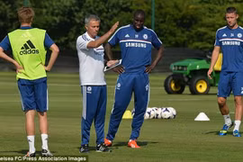 Trò cũ “xoáy” Mourinho: "Ông ta nhìn chỉ nhìn tên cầu thủ để xếp đội hình"
