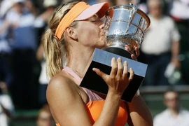 Chung kết đơn nữ Roland Garros: Maria Sharapova lên ngôi "Hậu" sau chiến thắng nghẹt thở