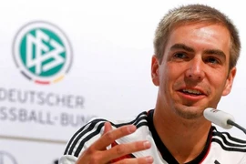 Phillip Lahm từ giã đội tuyển dù đang ở đỉnh vinh quang