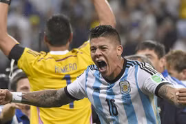 Man United đón Rojo, đẩy đi "cục nợ" Fellaini