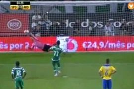 “Hàng thải” MU gặp ác mộng trong ngày trở lại đội bóng cũ