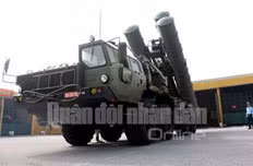 Xem S-300 sẵn sàng bảo vệ kỷ niệm chiến thắng Điện Biên Phủ trên không