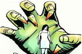 Thiếu nữ 18 tuổi bị cưỡng hiếp, giam lỏng suốt 40 ngày