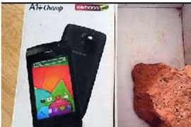 Đặt mua điện thoại qua mạng, nhận được...cục gạch