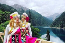 Đưa con đi du lịch vòng quanh thế giới