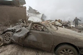 Tìm thấy hộp đen máy bay rơi ở Kyrgyzstan