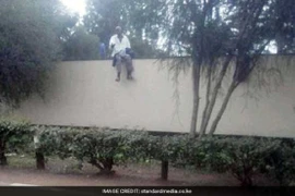 Bác sĩ đình công, hơn 100 bệnh nhân tâm thần trốn viện