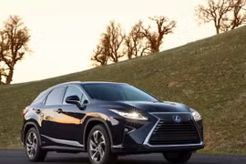 Lexus xác nhận sự xuất hiện của phiên bản RX 7 chỗ