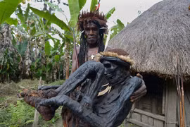 Bộ tộc ướp xác người chết bằng khói, giữ nguyên vẹn hàng trăm năm