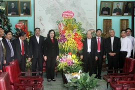 Lãnh đạo thành phố Hà Nội chúc mừng Giáng sinh tại Tòa Giám mục Hưng Hóa