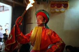 "Tha thiết đề nghị thanh tra, phát hiện biến tướng hầu đồng"