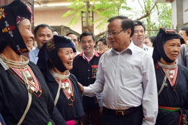 Hỗ trợ nông dân, giảm nghèo bền vững