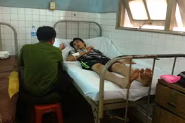 Ép xe, dùng dao đâm người, cướp 50 triệu đồng ngay trên phố