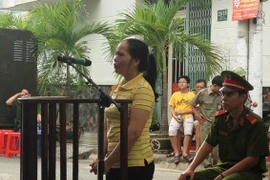 Nữ công nhân “xử” người yêu của đồng nghiệp bằng dao