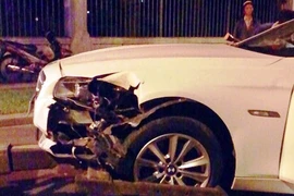 Ô tô bạc tỷ lật nhào, siêu mẫu Hoàng Yến may mắn thoát chết