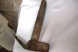 Điên tình, dùng búa tấn công, cố sát chị em người yêu