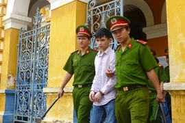 Sinh viên thuê người giết bạn học bằng một chầu nhậu