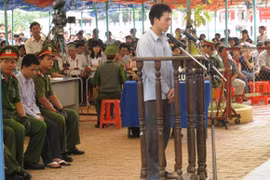 Bắt hung thủ rạch đùi hàng loạt phụ nữ, học sinh