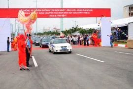 Thông xe tuyến đường hiện đại và đẹp nhất TP.HCM 