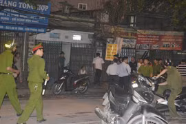 Công nhân gây sự, ông chủ bị tạt a-xít