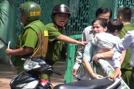 Bắt cóc con trai tống tiền vợ cũ