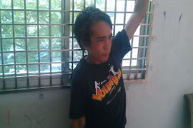 CSGT bắt tên cướp dùng dao gây án giữa ban ngày