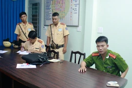 Giả danh người của Bộ Công an, kiểm tra CSGT địa phương