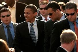 Người lạ mang súng lọt vào thang máy của Tổng thống Obama 