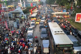 Hà Nội cận Tết: Mọi nẻo đường đều tắc kẹt 