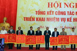 Sở GTVT Hà Nội nhận Cờ thi đua đơn vị xuất sắc của Bộ GTVT