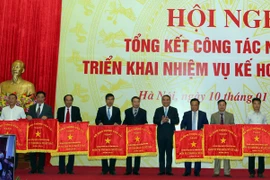Sở GTVT Hà Nội nhận Cờ thi đua đơn vị xuất sắc của Bộ GTVT