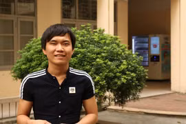 Hành trình đi tới "ánh sáng" của chàng sinh viên khiếm thị