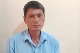 Mâu thuẫn trong cuộc nhậu, người đàn ông cứa cổ hàng xóm