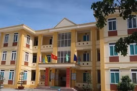 Nghệ An: Chủ tịch xã và cán bộ địa chính bị bắt giam