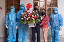 Cặp đôi hoãn cưới, tình nguyện vào khu cách ly chống Covid-19