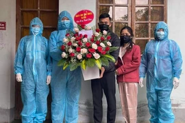 Cặp đôi hoãn cưới, tình nguyện vào khu cách ly chống Covid-19