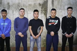 Giải quyết mâu thuẫn bằng kiếm và súng