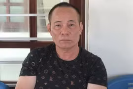 Khởi tố người đàn ông nổ súng bắn chết 2 người rồi cố thủ trong nhà