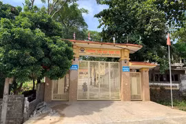 Sập tường gần cổng trường học, nam sinh lớp 5 tử vong