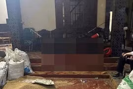 Truy bắt người đàn ông đâm hàng xóm tử vong