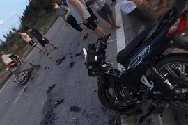 Hai xe máy va chạm, 5 học sinh thương vong