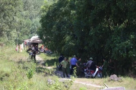 Phát hiện hộp sọ và nhiều bộ phận nghi xương người gần nghĩa trang