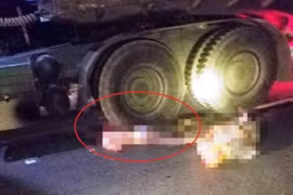 Hai vợ chồng bị xe đầu kéo cán thương vong