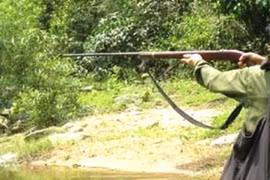 Làm rõ nguyên nhân nam thanh niên trúng đạn gục chết cạnh bao tải đựng chó