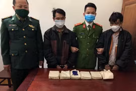 Chú và cháu bị bắt cùng 6 bánh heroin