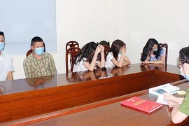 Bắt quả tang nhóm thanh niên bay lắc trong khách sạn hạng sang